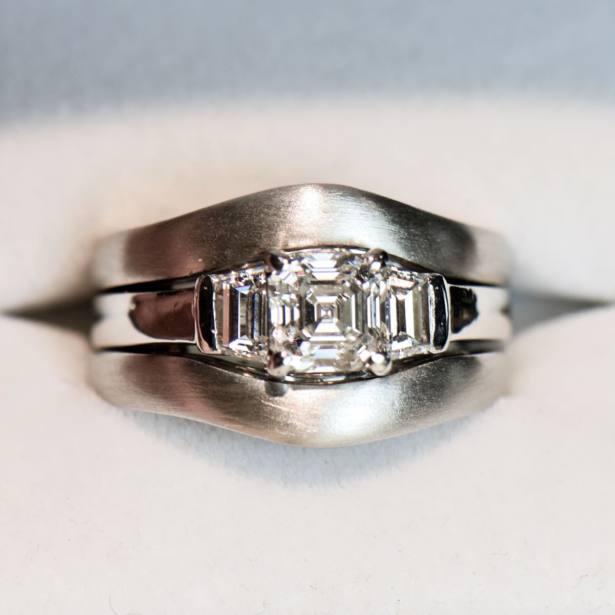 Deco-Style Platinum Wedding Set with Asscher Cut Diamond - thumbnail 6