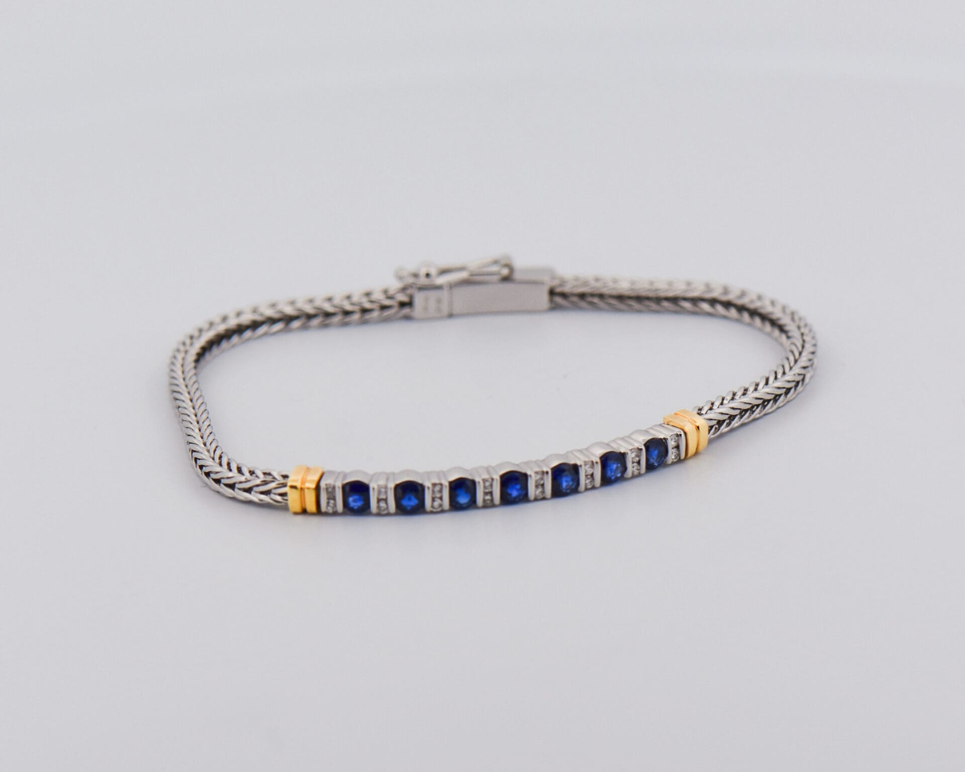 Bailey Banks & Biddle Blue Sapphire Bracelet 18k | Exquisite
