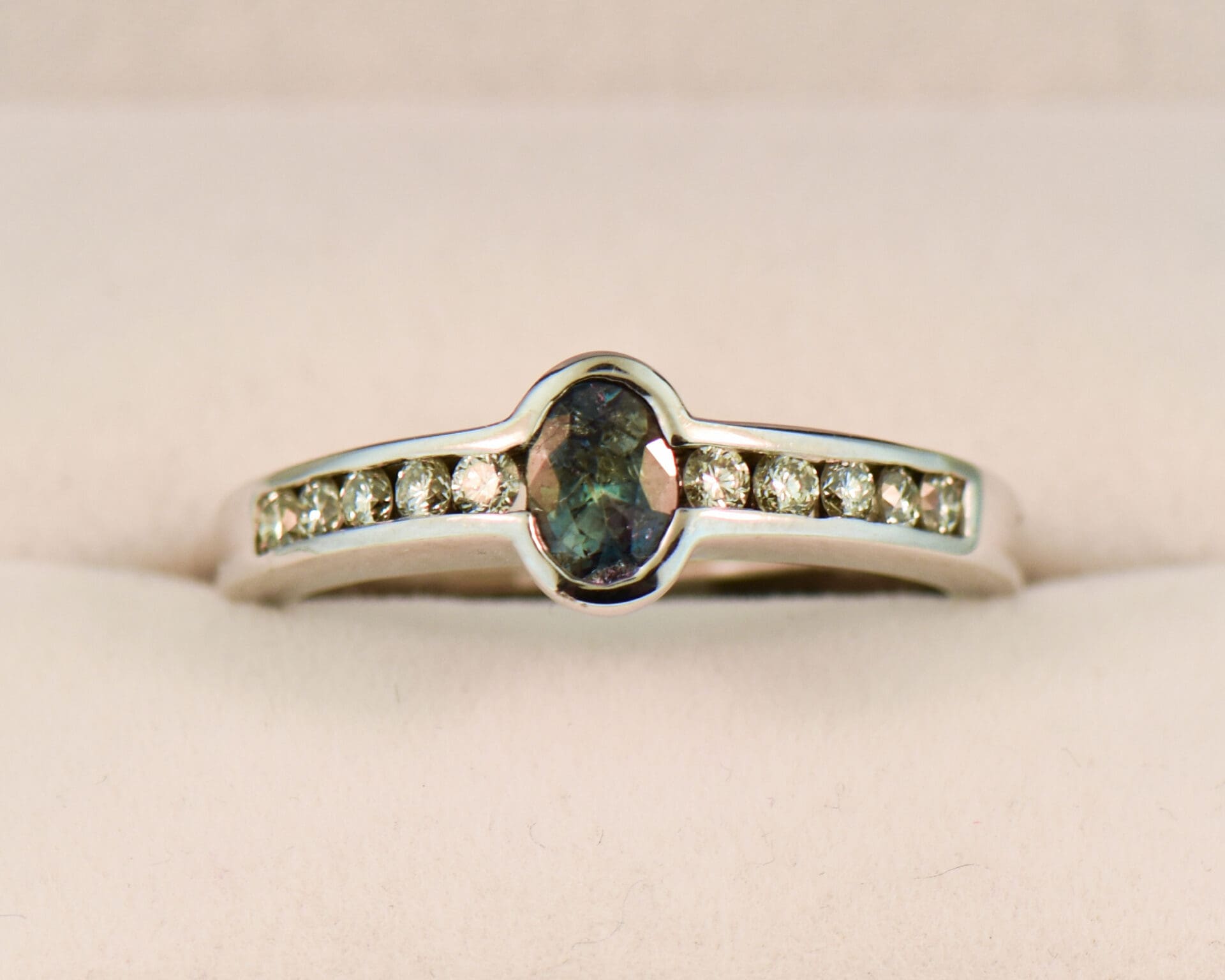 Custom Bezel-set Natural Alexandrite Unisex Ring - thumbnail 6